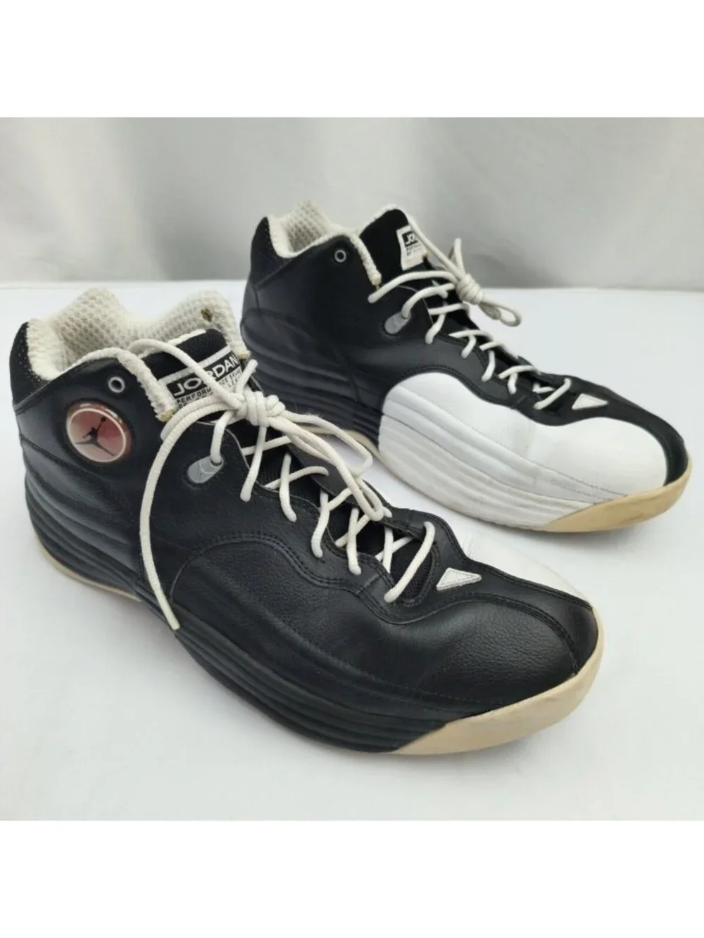Jordan Jumpman Team 1 Black Red Men’s Size 10.5 Basketball Sneakers